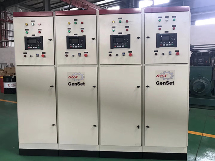 230V / 400V Rated Voltage AC Tiga Phase Generator Panel Kontrol Paralel